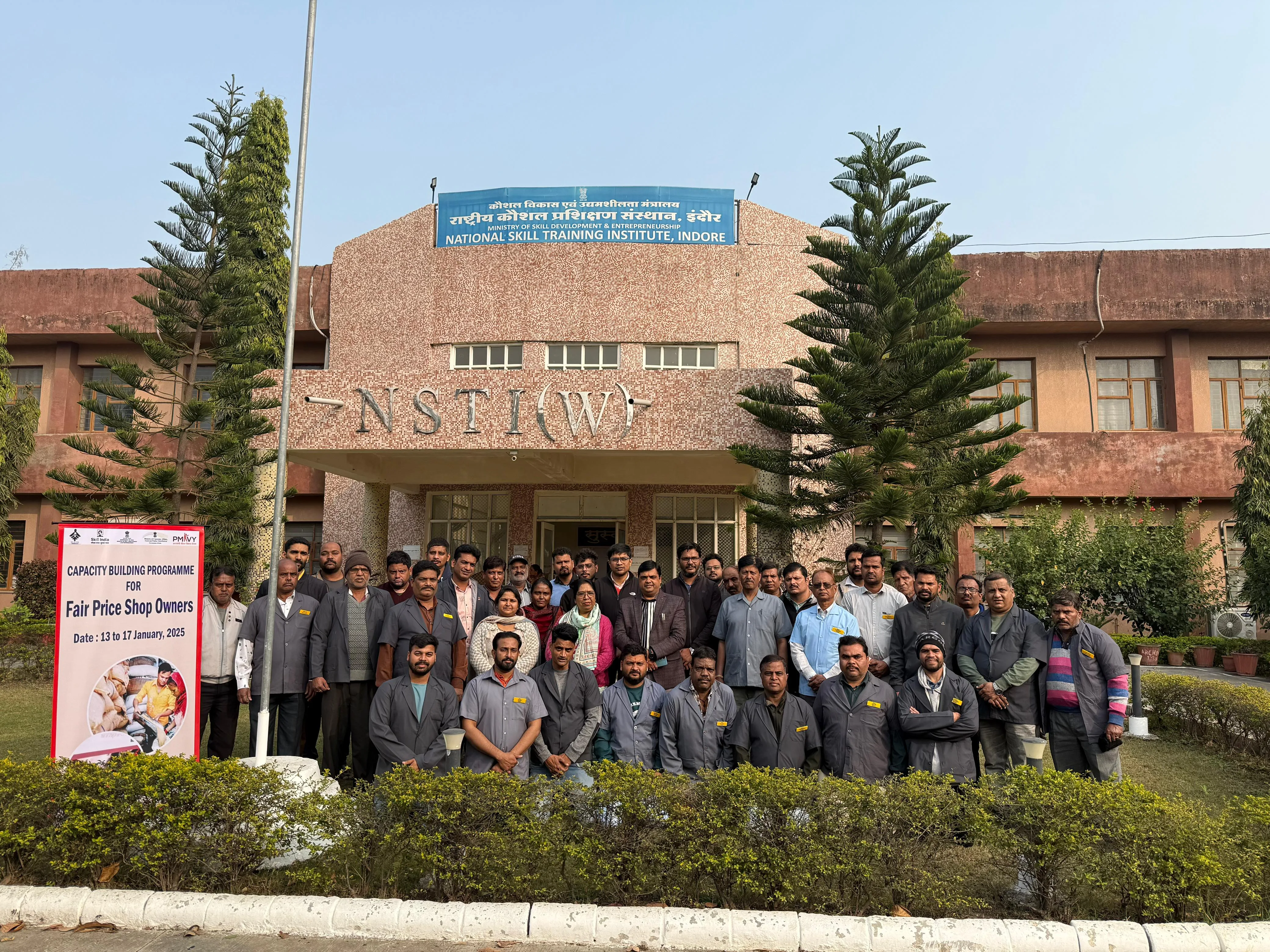 पायलट प्रोजेक्ट के तहत इंदौर की 30 उचित मूल्य दुकानों पर खुलेंगे “जन पोषण केंद्र” : खाद्य मंत्री श्री राजपूत