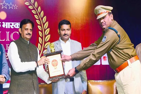 सकारात्मक प्रयासों को प्रोत्साहित करना सशक्त समाज की नींव: उप मुख्यमंत्री श्री शुक्ल