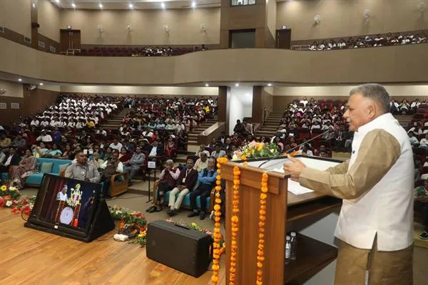 अपनी चिकित्सा पद्धति (पैथी) आयुर्वेद पर विश्वास करने की है आवश्यकता: मंत्री श्री परमार