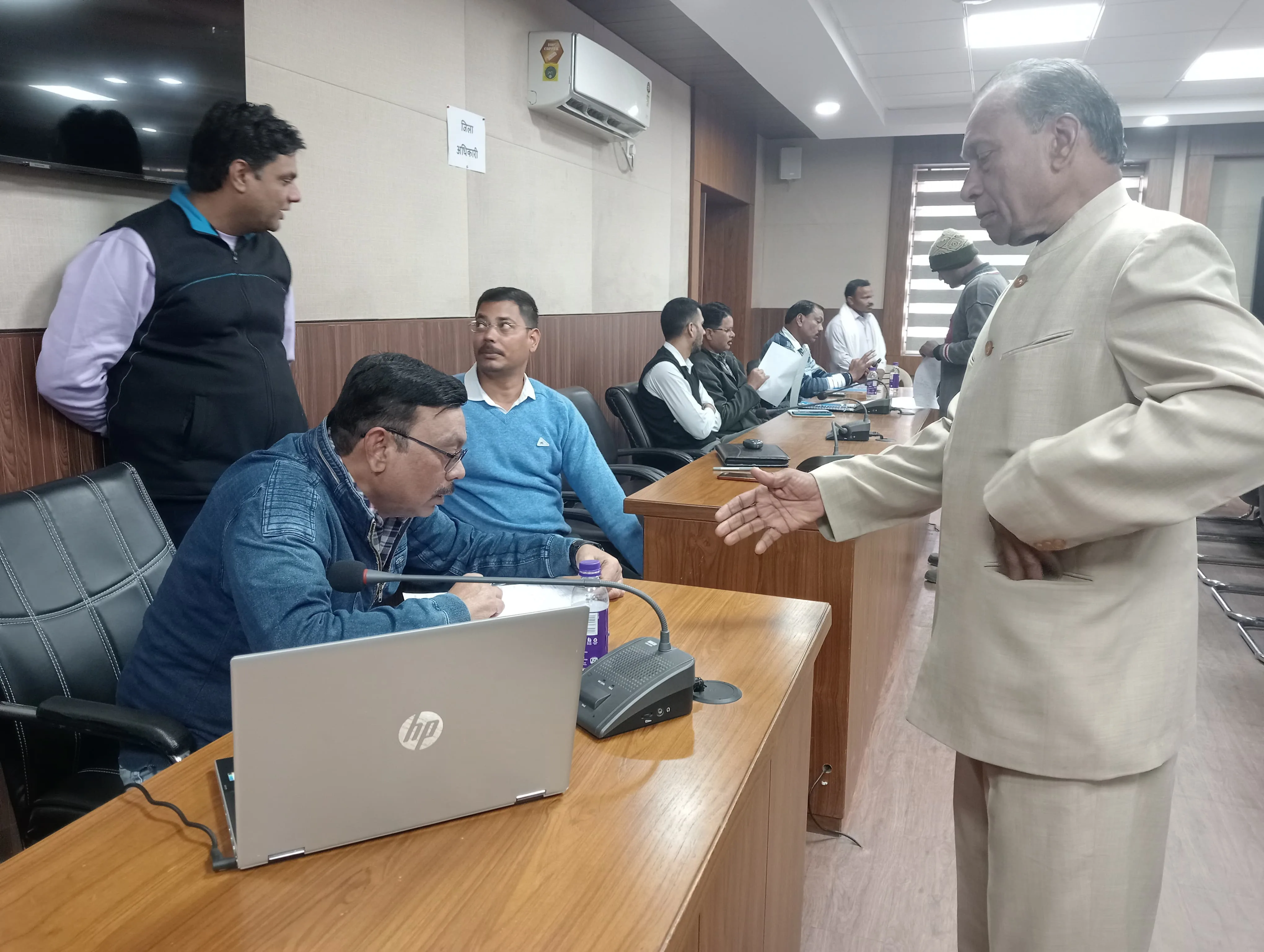अपर कलेक्टर श्रीवास्तव ने जनसुनवाई में सुनी समस्याएं