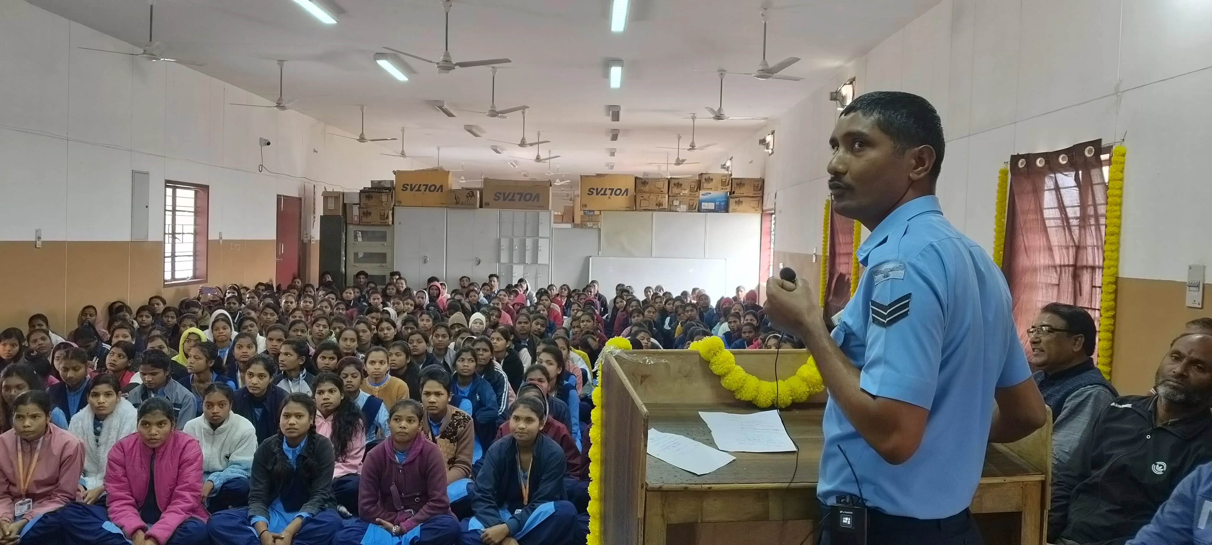 अग्निवीर योजना के संबंध में विद्यार्थियों को दी जानकारी