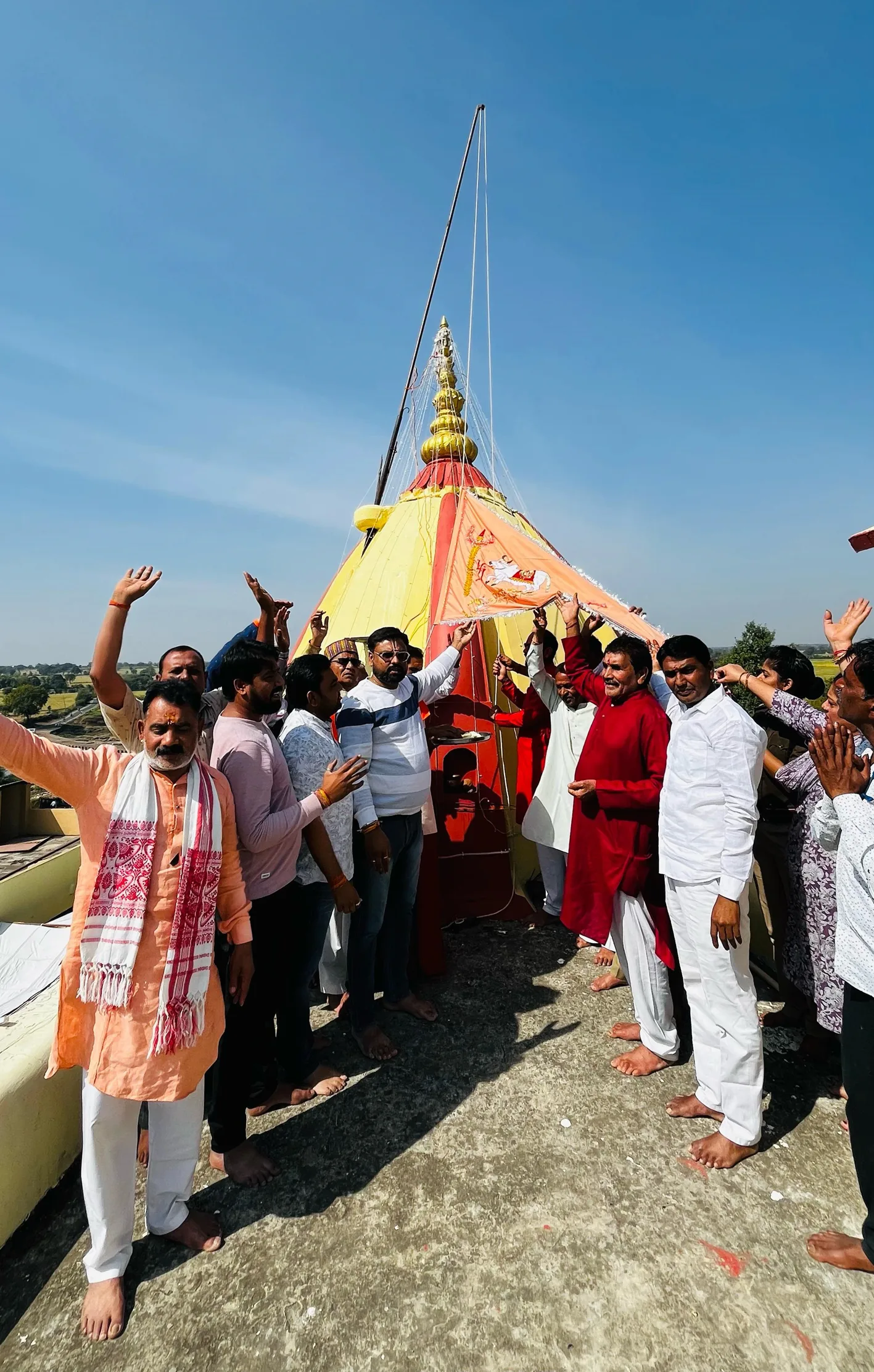 महाशिवरात्रि पर चारुवा गुप्तेश्वर मंदिर पर उमड़ा भक्तों का सैलाब