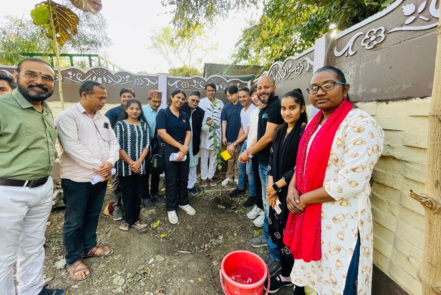 शिवराज सिंह चौहान के पौधरोपण अभियान को चार वर्ष होने पर हरदा में पर्यावरणविद् गौरीशंकर मुकाती ने किया पौधरोपण