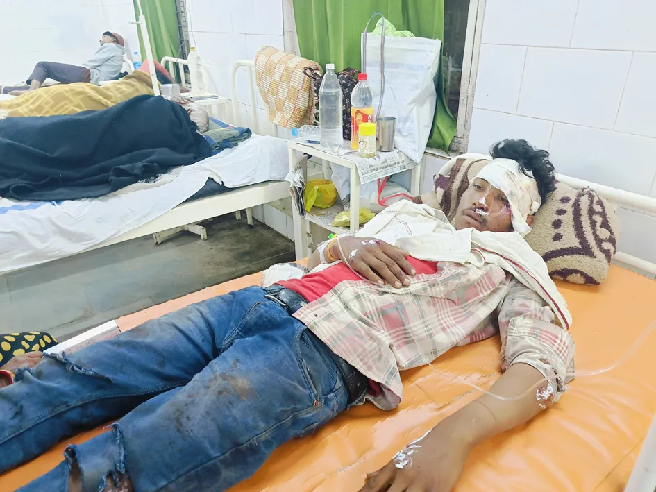 बाइक के सामने अचानक आया हिरण