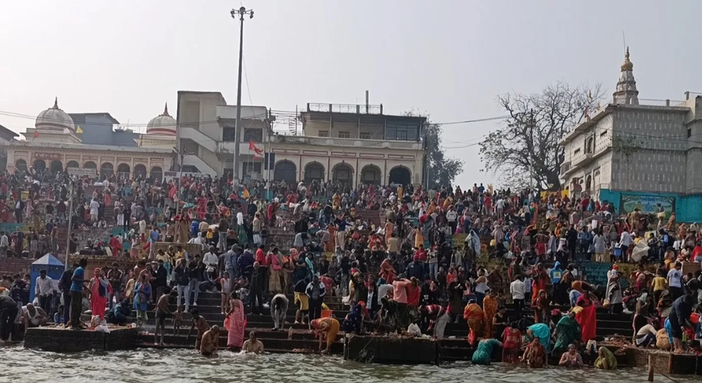 माघ पूर्णिमा पर लाखों श्रद्धालुओं ने लगाई मां नर्मदा में आस्था की डुबकी