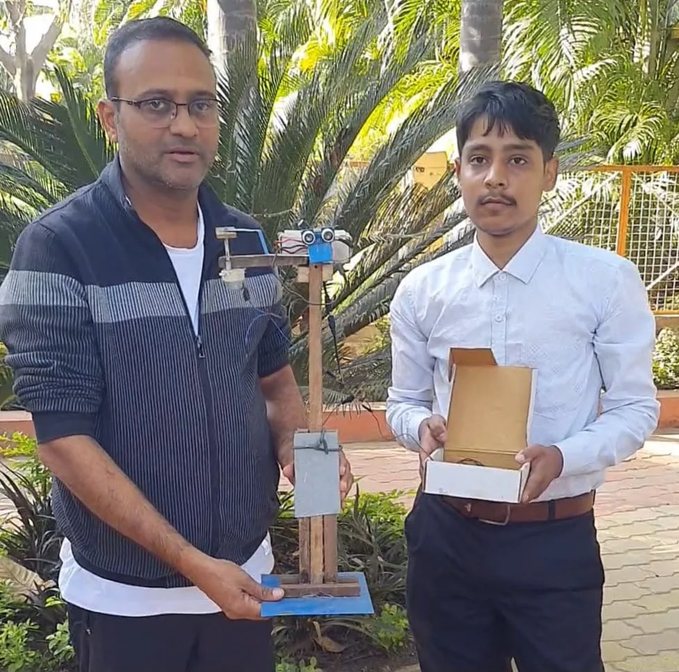 5500 रुपए में ग्राम बासवा के अमन ने सैनिक सुरक्षा के लिए बनाया सिक्युरिटी रोबोट 