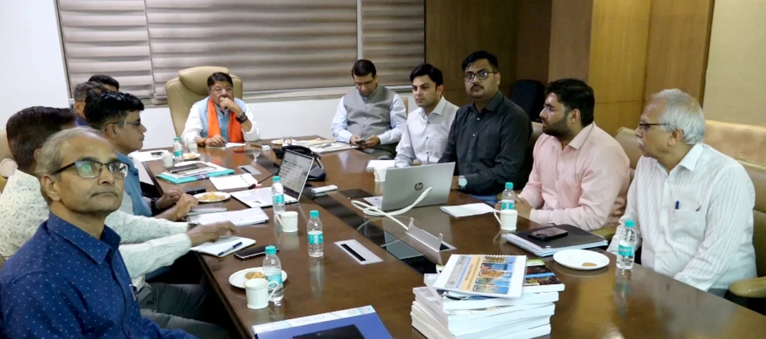 नगरीय विकास एवं आवास मंत्री श्री विजयवर्गीय ने 5 शहरों का कम्प्रिहेंसिव मोबिलिटी प्लान देखा