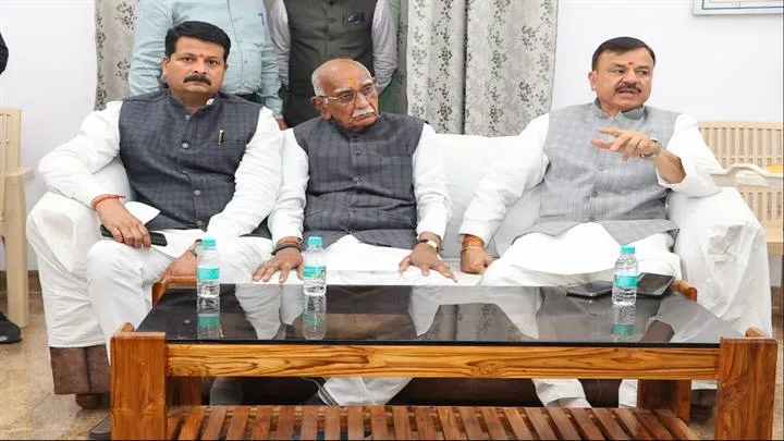 शिक्षा की बेहतरी के लिये स्कूलों का हो नियमित निरीक्षण