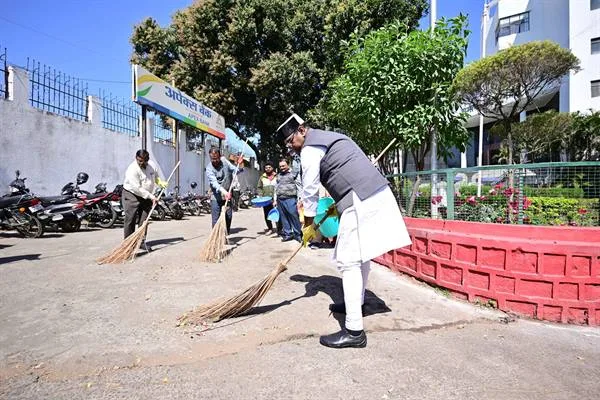 स्वच्छता से ही सकारात्मक ऊर्जा का होता है संचार : सहकारिता मंत्री श्री सारंग