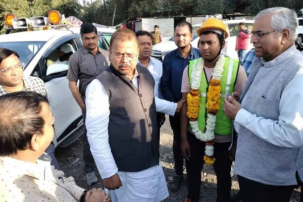 ऊर्जा मंत्री श्री तोमर ने इंदौर में ग्रिड ऑपरेटर का किया सम्मान