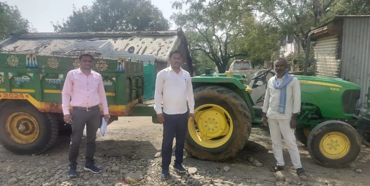 कलेक्टर श्री सिंह के निर्देश पर तहसील स्तर पर तहसीलदारों द्वारा अवैध उत्खनन एवं परिवहन करने वालों पर की कार्रवाई, जप्त किए ट्रैक्टर