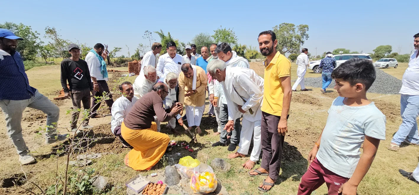 विधायक ने किया सामुदायिक भवन निर्माण का भूमिपूजन