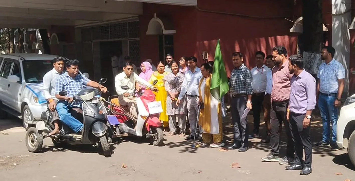 नगर में निकली दिव्यांगजनों की सुगम्य यात्रा