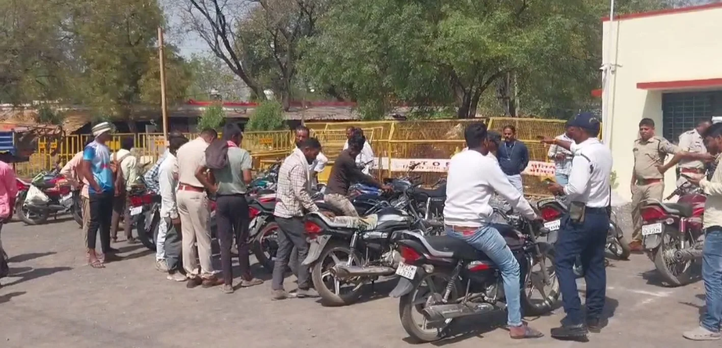 यातायात पुलिस की कार्यवाही..