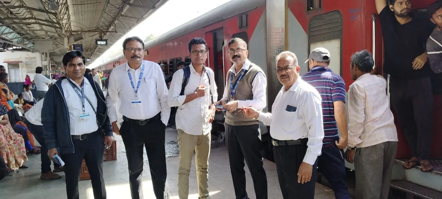 356 यात्री पकड़े गए, 1.83 लाख जुर्माना वसूला