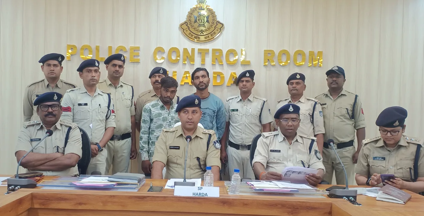 किसान मार्केटिंग सोसायटी में चोरी करने वाले चोरों को पुलिस ने पकड़ा