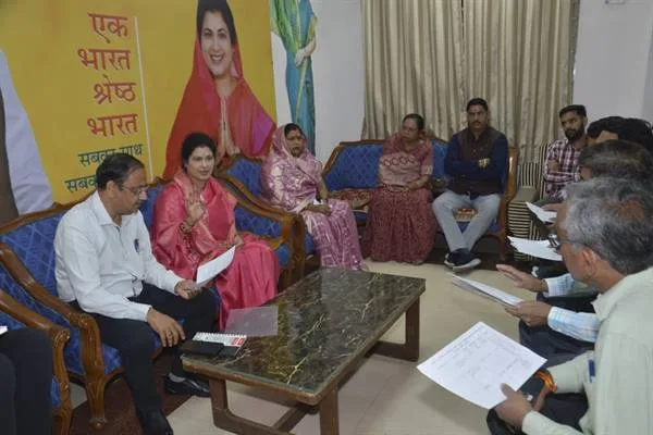 जनता की समस्याओं का त्वरित निराकरण करे, सेवा ही हमारा काम : राज्यमंत्री श्रीमती गौर
