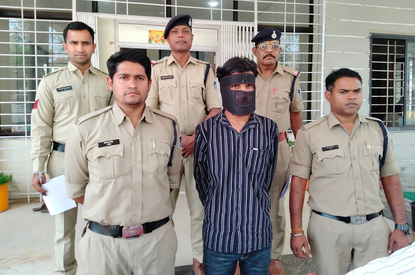 मामा-भांजे को पिस्टल दिखाकर लूट की वारदात करने वाला एक आरोपी गिरफ्तार, दो फरार