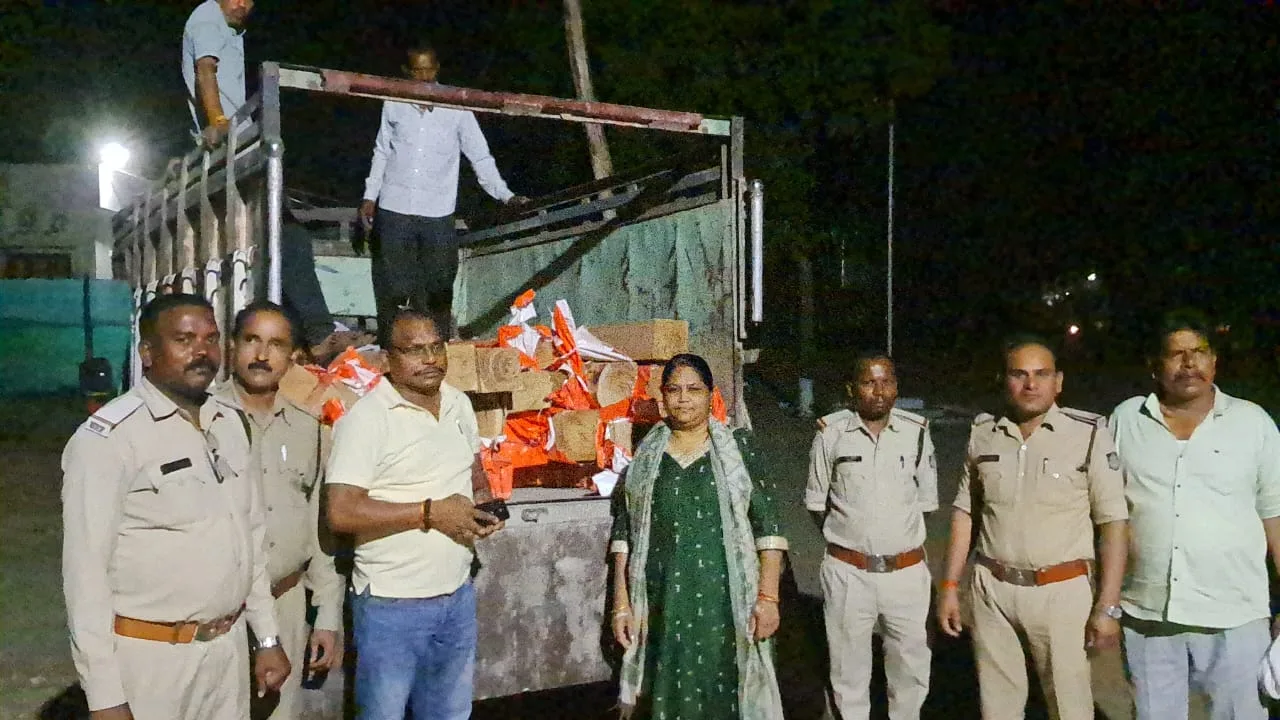 वन विभाग को मिली बड़ी सफलता 27 नाग सागौन की लकड़ी जप्त
