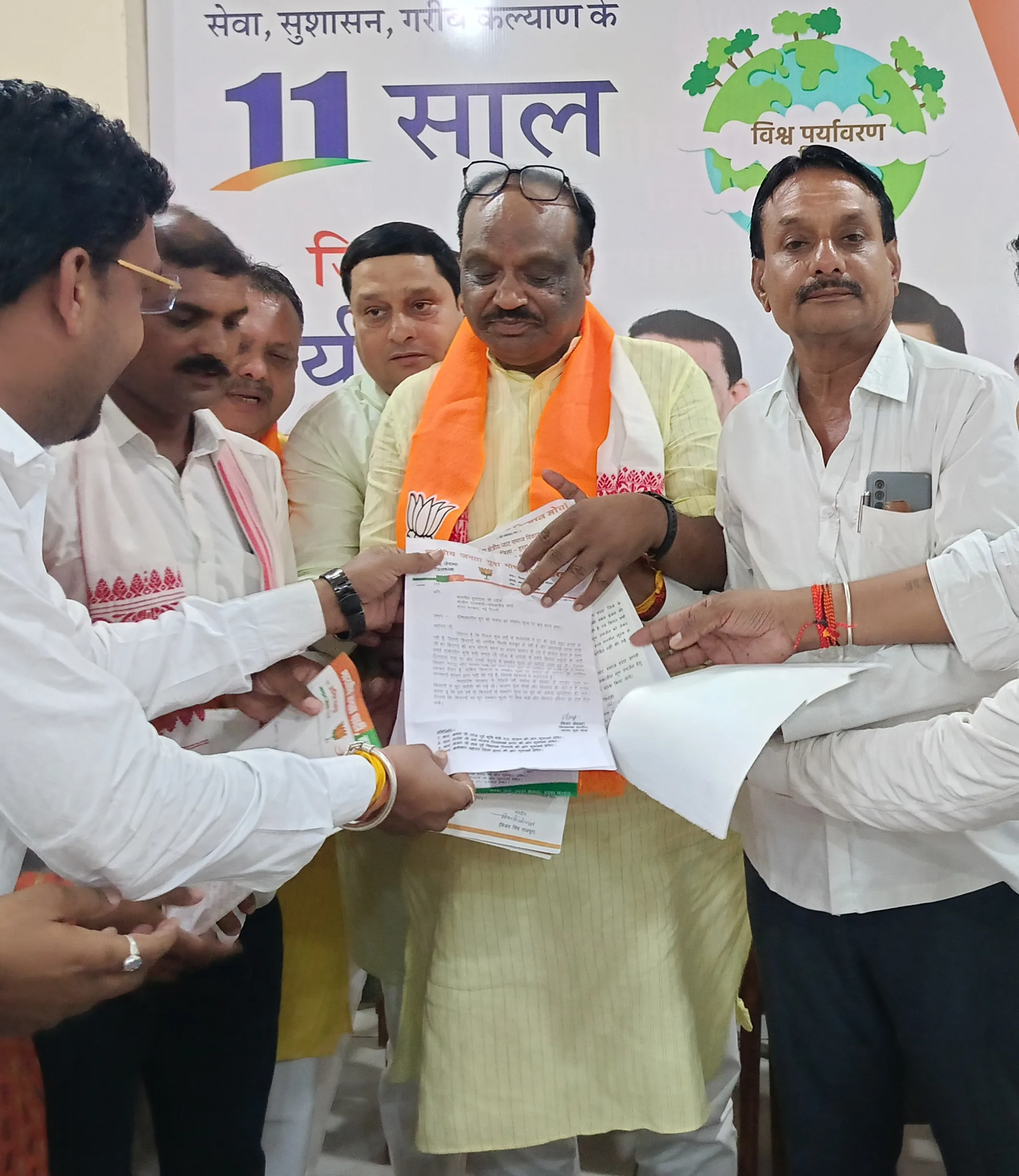 केन्द्रीय मंत्री डीडी उइके को श्री नर्मदा क्षेत्रीय जाट समाज ने सौंपा ज्ञापन