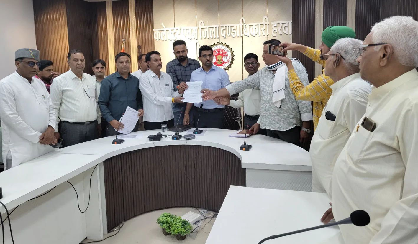 ग्रीष्मकालीन मूंग खरीदी को लेकर सर्वसमाज ने सौंपा ज्ञापन