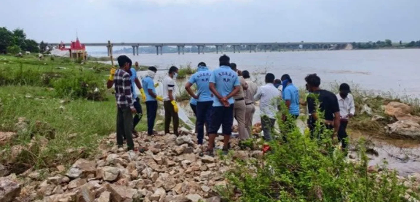 नर्मदा किनारे कामाख्या धाम मंदिर के पास मिले दो अज्ञात शव