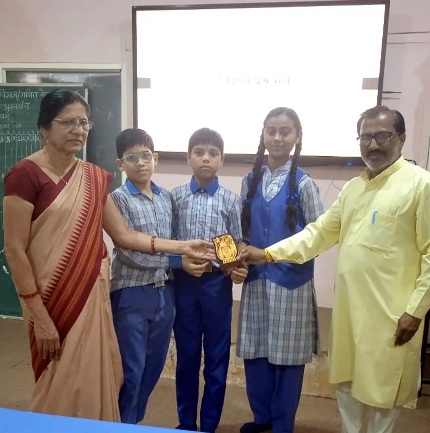 भव्य केदारनाथ धाम पंडाल में विराजी मां जगदम्बा