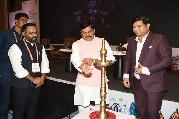 शहरीकरण आज की सबसे बड़ी जरूरत : मुख्यमंत्री डॉ. यादव ग्रीन और क्लीन सिटीज के निर्माण की दिशा में योजनाबद्ध तरीके से बढ़ रहे हैं आगे मुख्यमंत्री डॉ. यादव ने अर्बन ट्रांसफार्मेशन समिट – 2025 का किया शुभारंभ