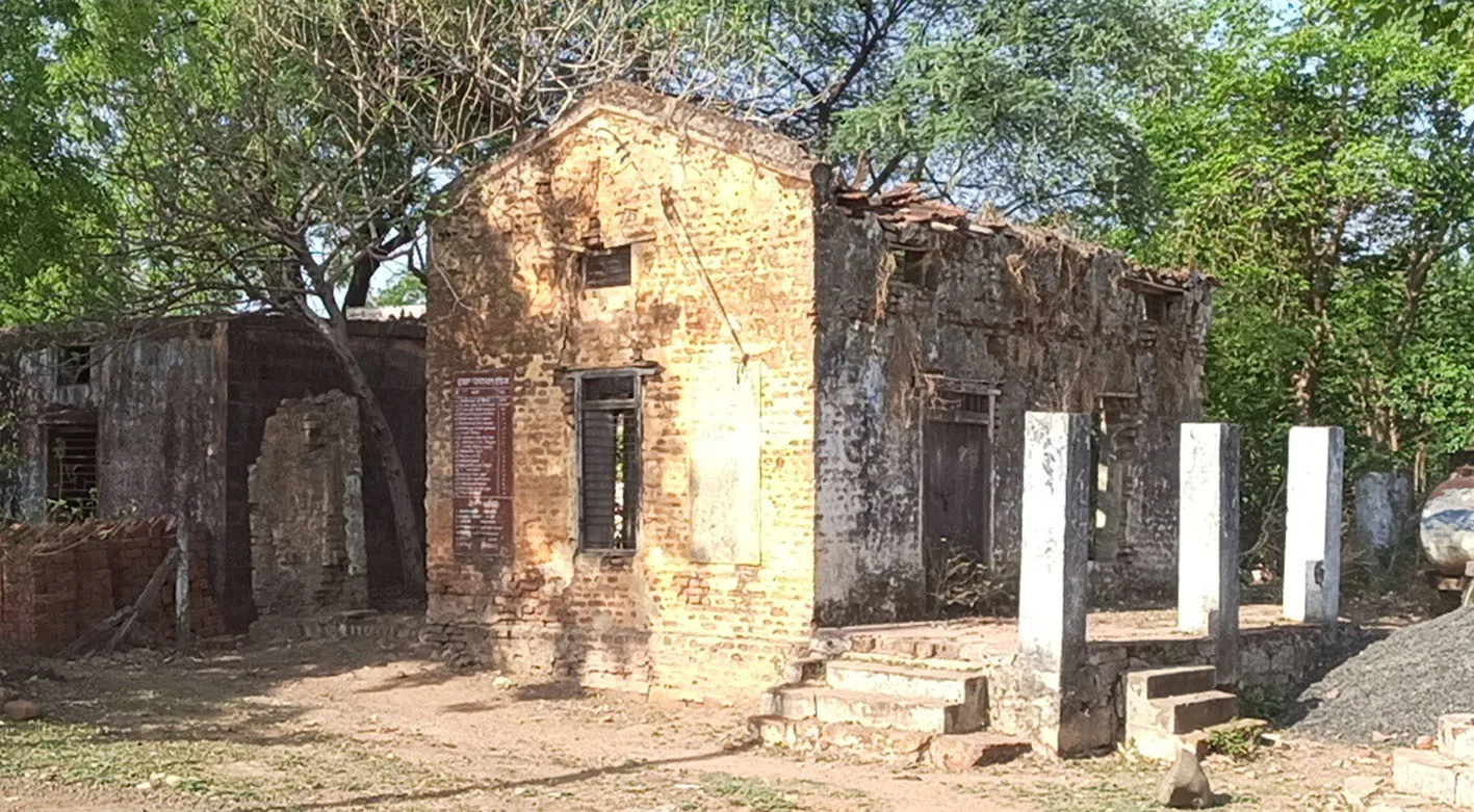 खंडहर भवनों से हादसे की आशंका