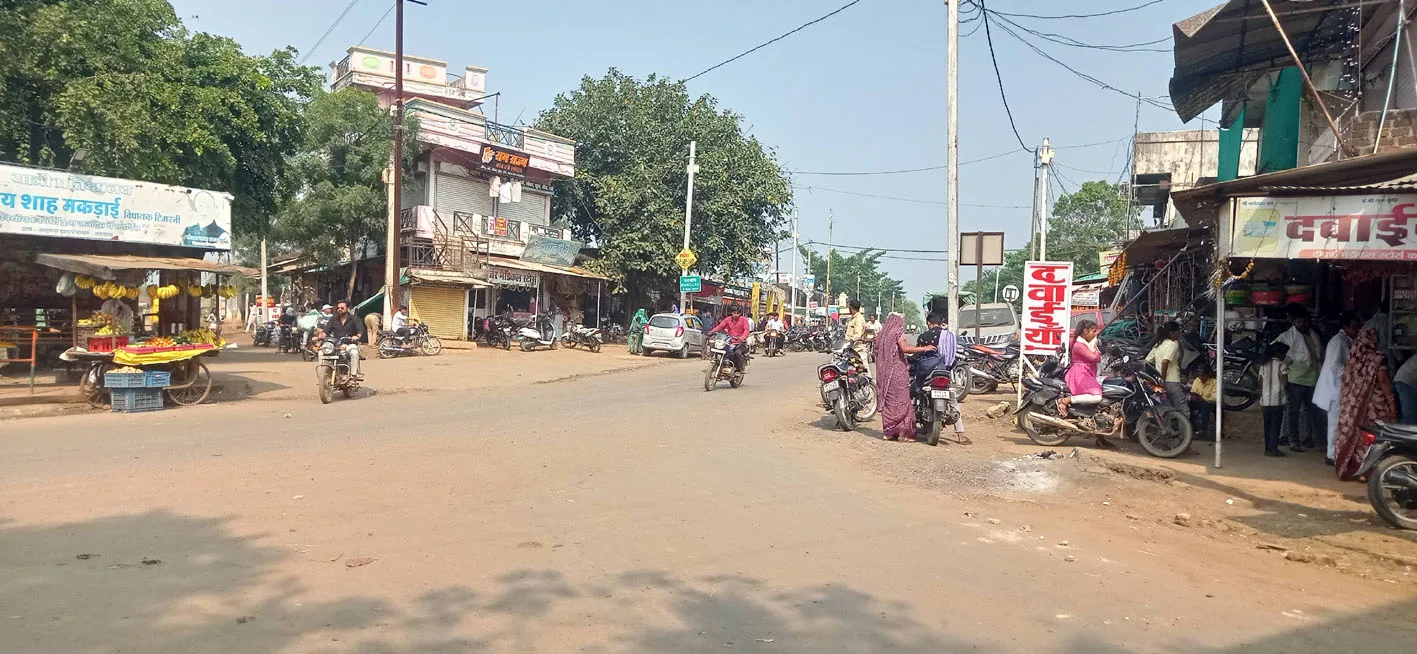 बाइक सवार ने सड़क पार कर रहे बालक को मारी टक्कर