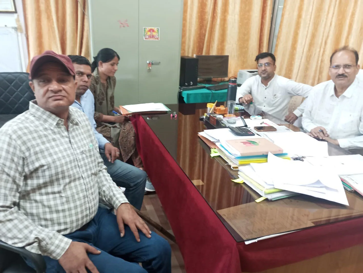 विकलांगजनों की सुविधा के लिए जिला अस्पताल में हुई बैठक