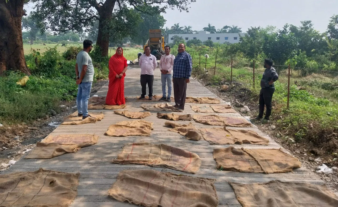 सीसी सड़क निर्माण कार्य का किया निरीक्षण