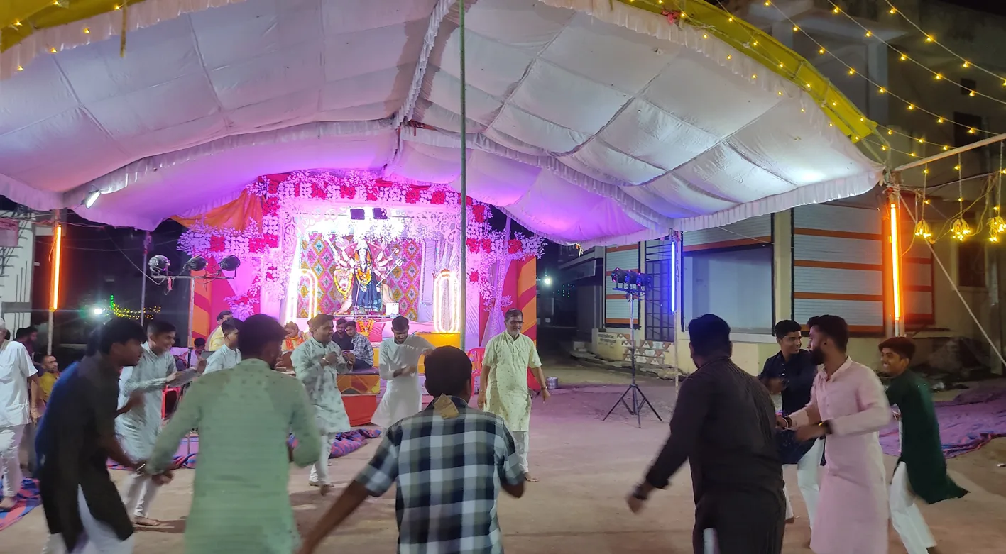 गणगौर मंडल ने सार्वजनिक दुर्गा उत्सव समिति में दी प्रस्तुति