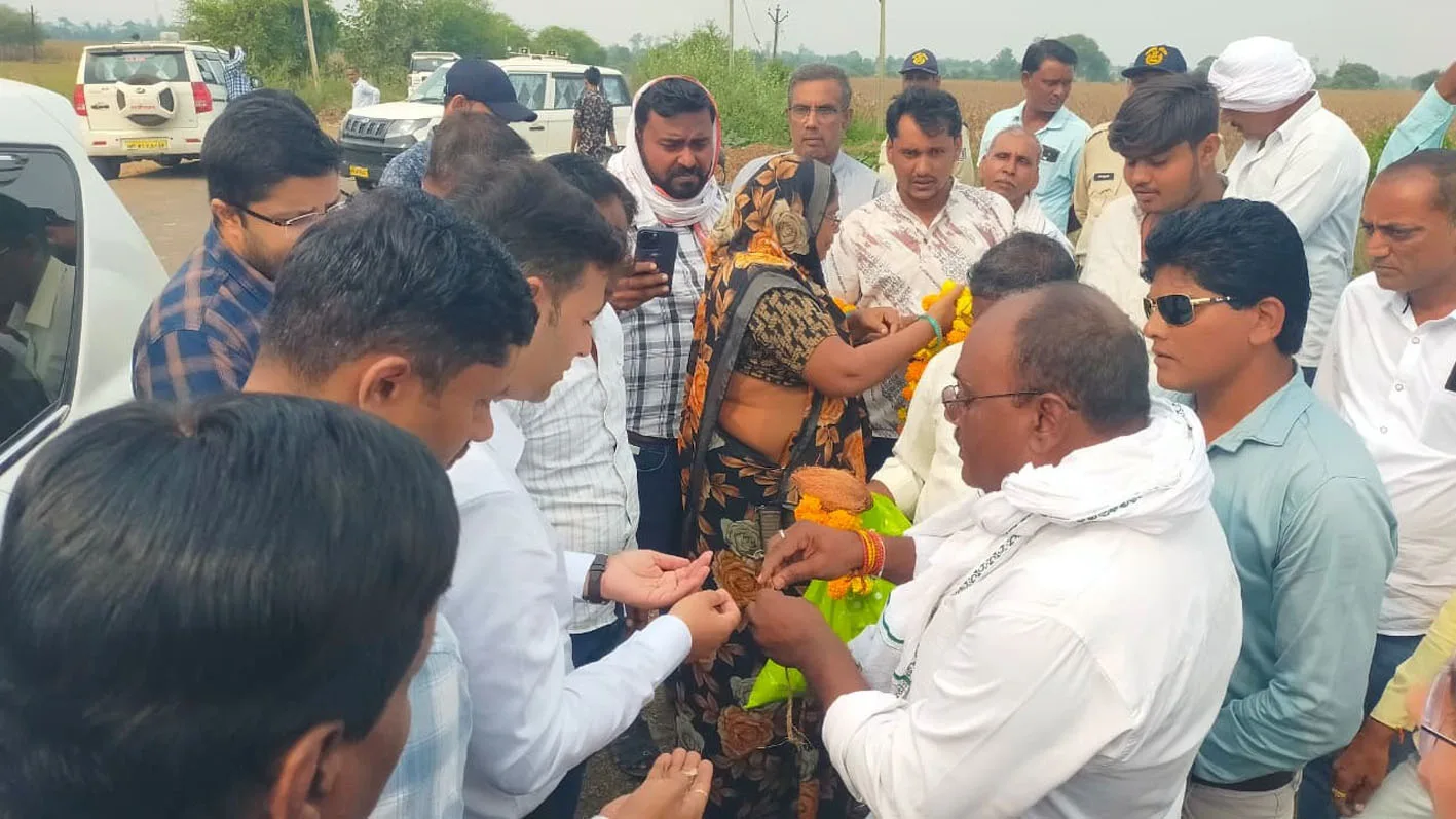 कमिश्नर ने किसानों को भावान्तर योजना के लाभ समझाए