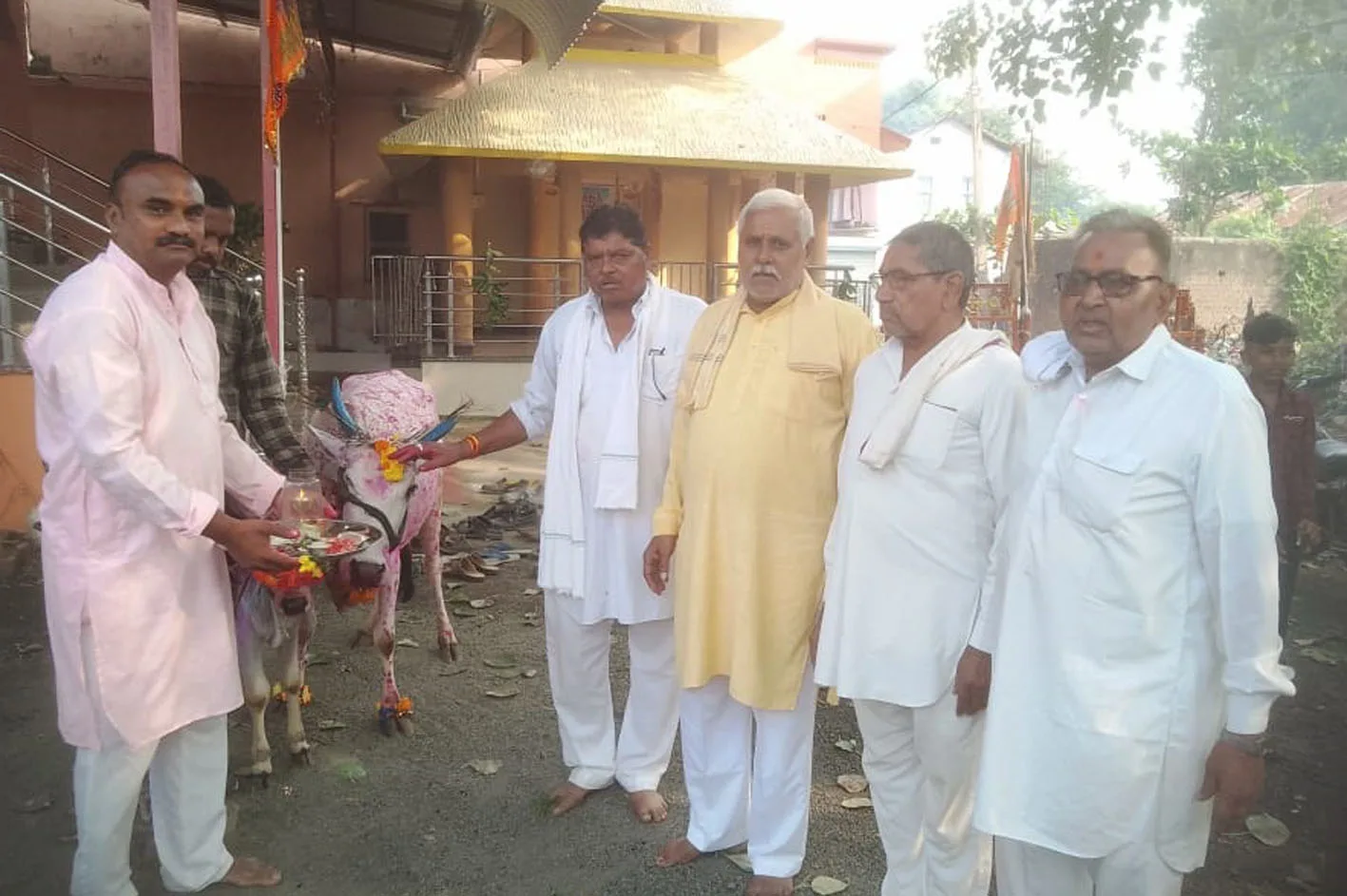 भारतीय किसान संघ ने किया गौ माता का पूजन