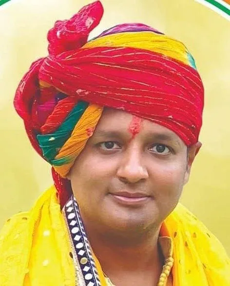 बेटी को आग से बचाने के दौरान पिता की मौत