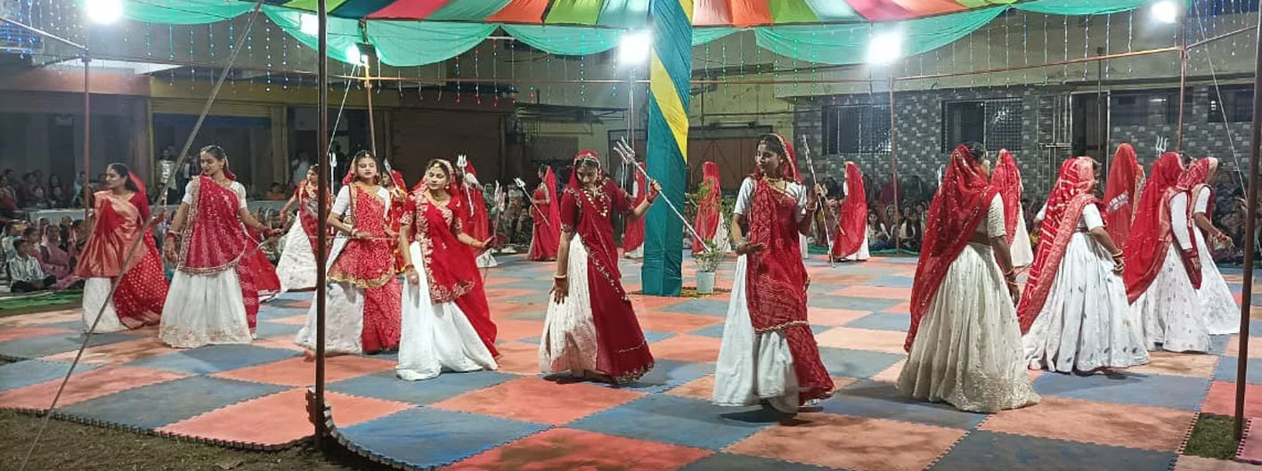 शरद पूर्णिमा पर दी गरबा महोत्सव की शानदार प्रस्तुति
