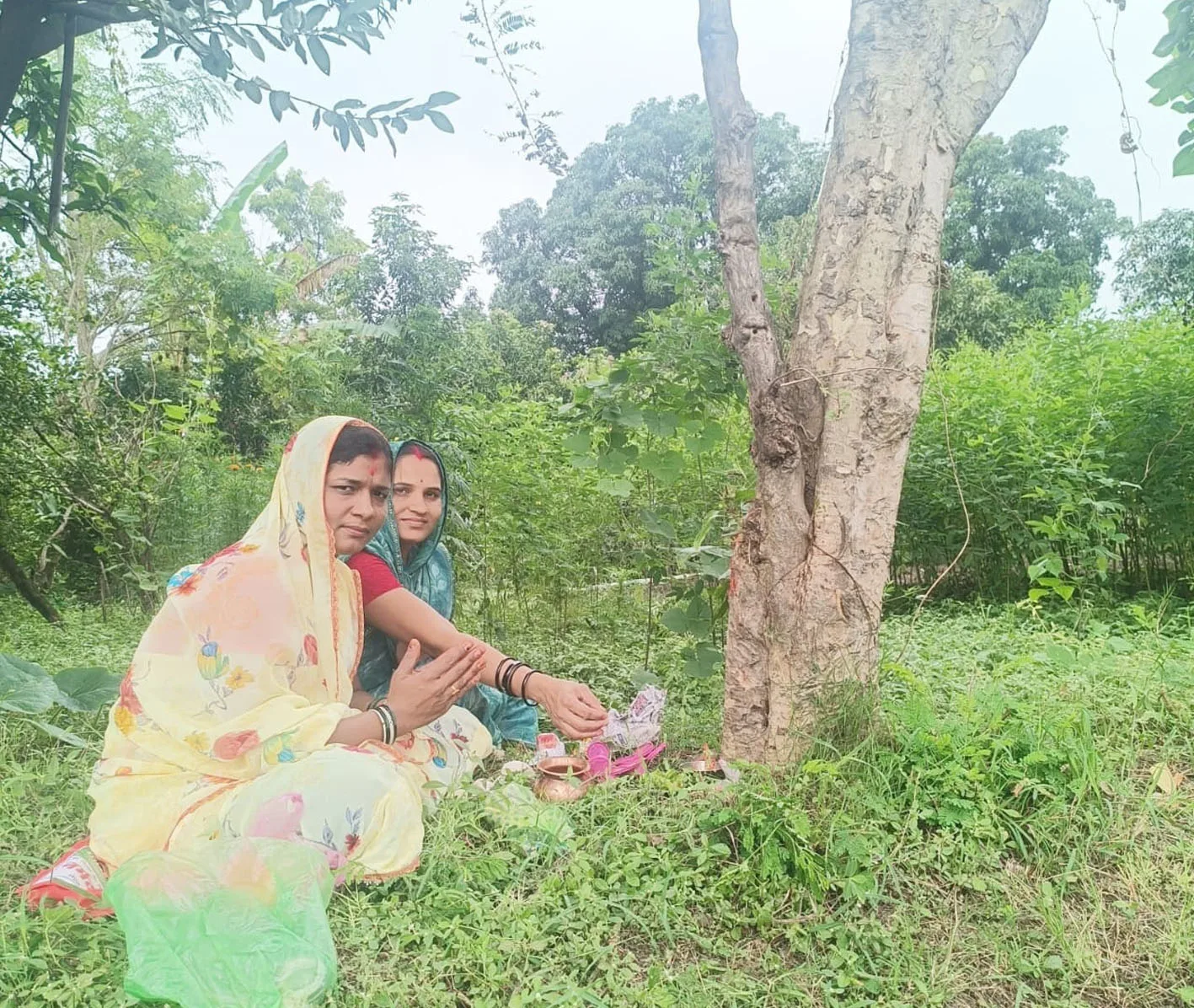 आंवला नवमी पर महिलाओं ने पारंपरिक रूप से की पूजा