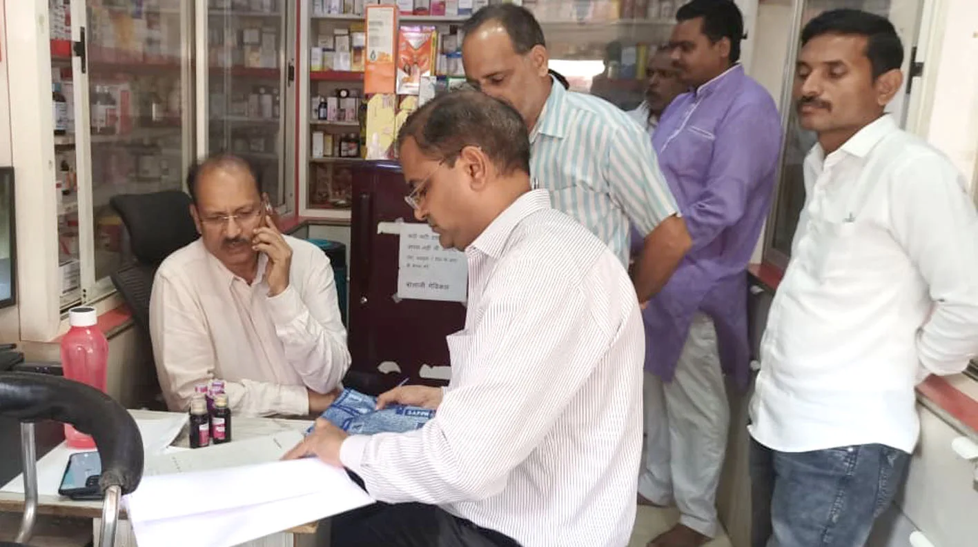 हरदा जिले की मेडिकल स्टोर्स का किया निरीक्षण