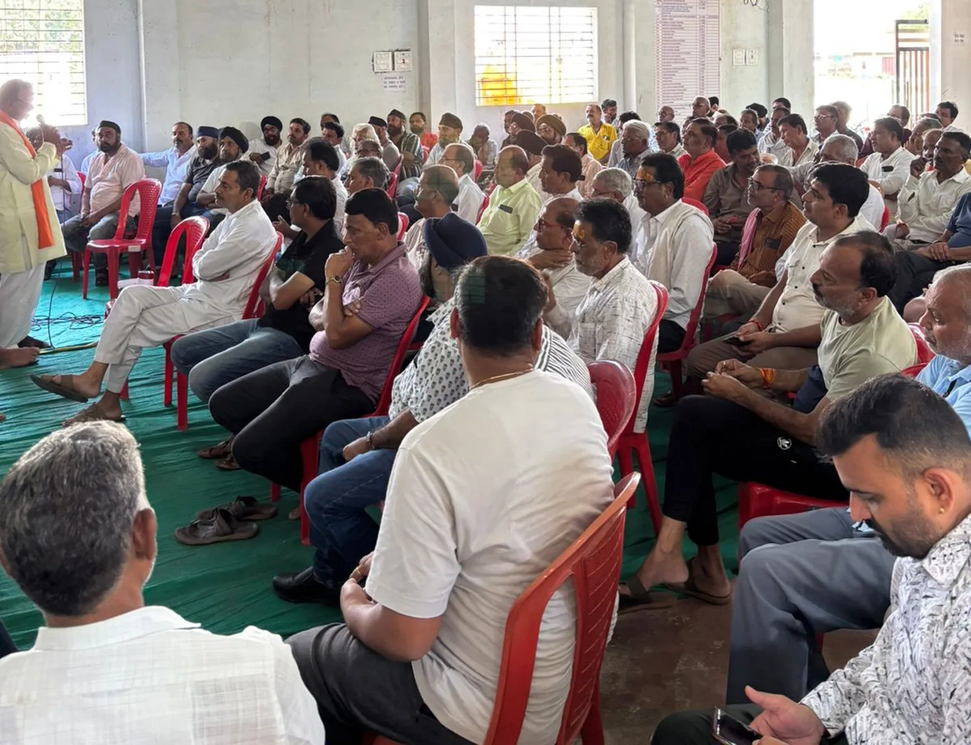 नप अध्यक्ष के समर्थन में एकजुट हुए नागरिक और व्यापारी