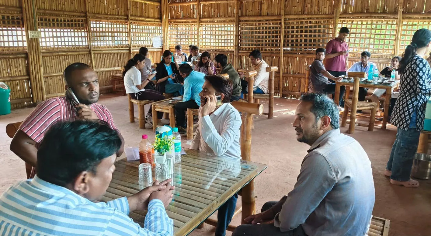 ग्रामीण परिवेश को समझने हरदा पहुंचे आईआईएम इंदौर के छात्र