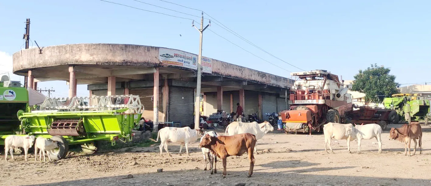 बस स्टैंड निर्माण से फैली अव्यवस्थाएं