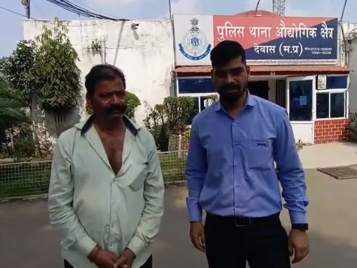 एटीएम बदलकर निकाले 50 हजार