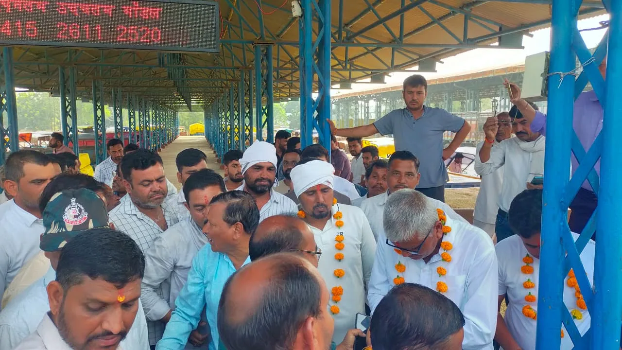 भुन्नास के दीपक जाट ने सबसे पहले भावान्तर योजना में बेचा सोयाबीन