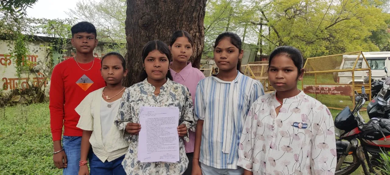 एकलव्य के बच्चों को मिल रहा दूषित भोजन, किया जा रहा भेदभाव