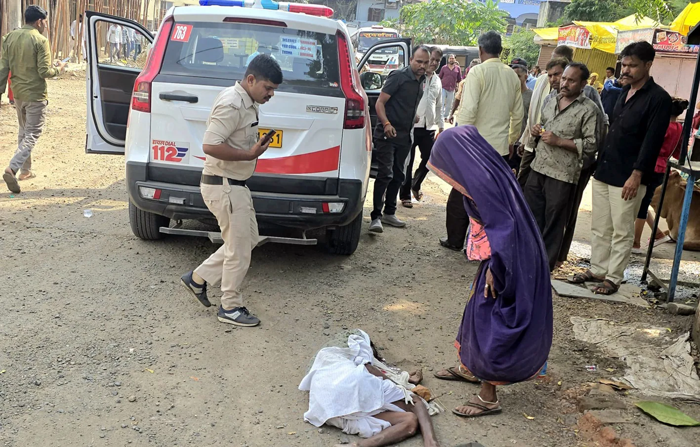 घर जाने के लिए बस का इंतजार कर रहे बुर्जुग पर चढ़ा पुलिस वाहन, मौत