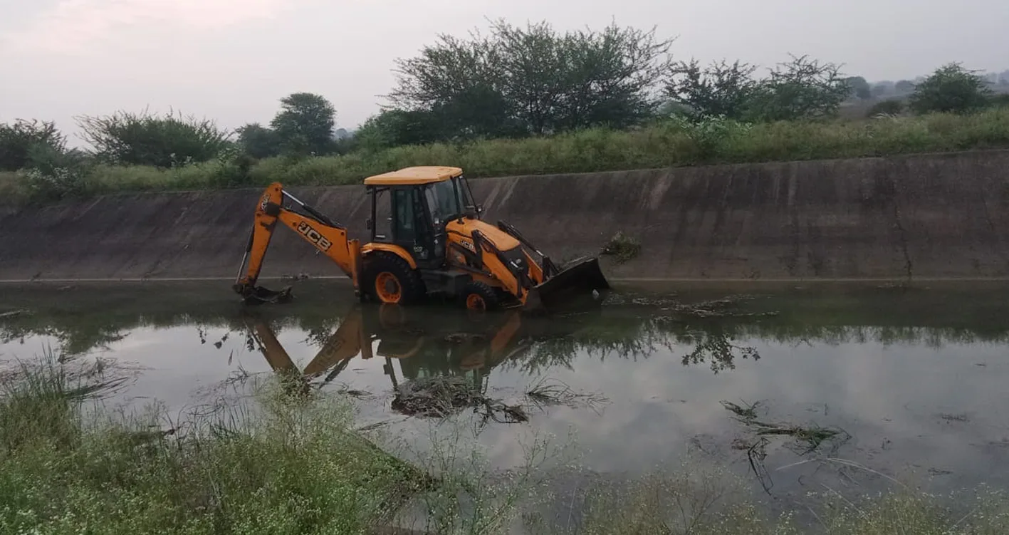 नहर में पानी बंद होने से किसानों की बोनी पर संकट
