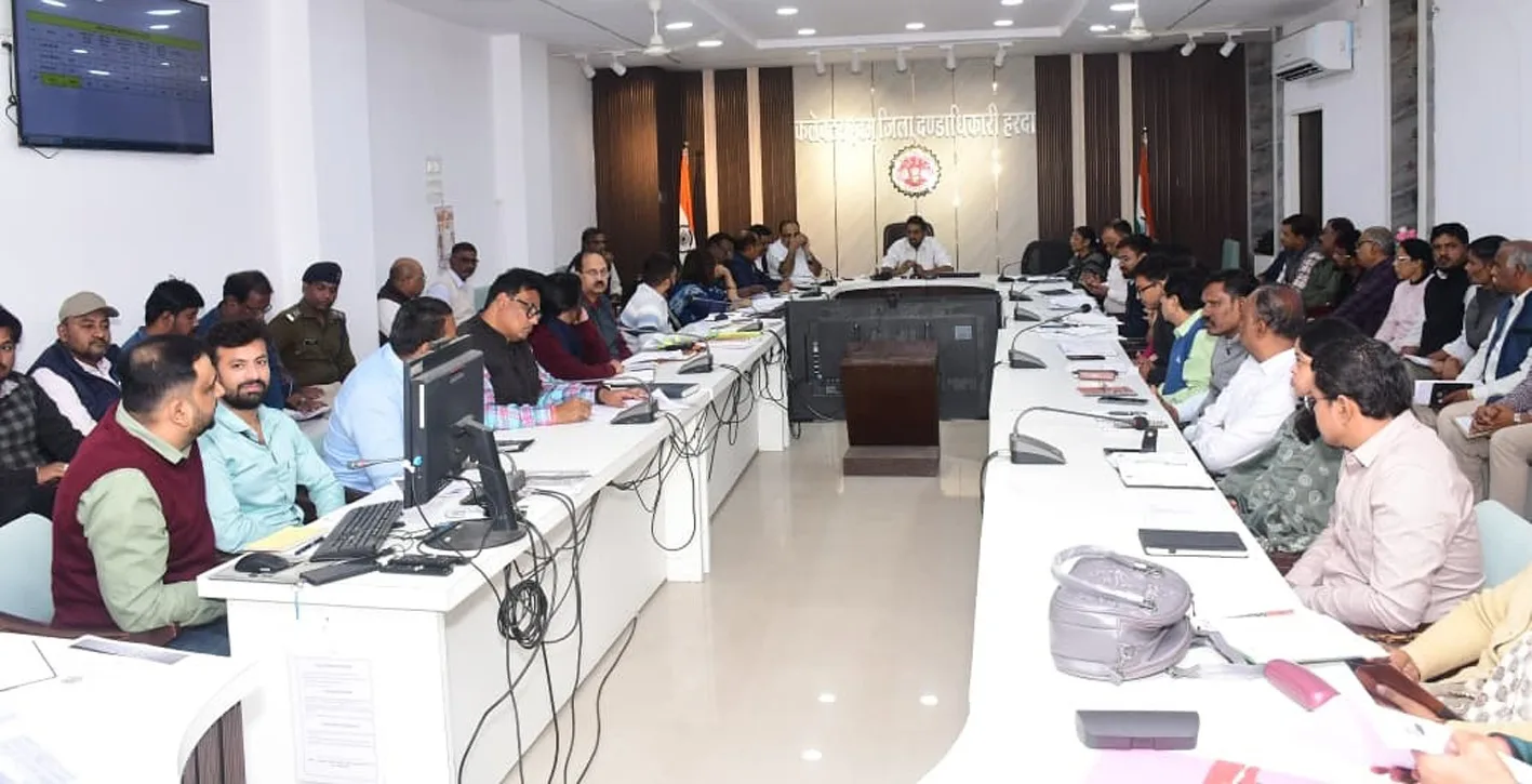 बीएलओ एवं सुपरवाइजर गंभीरता से कार्य करे, बर्दाश्त नहीं होगी लापरवाही : कलेक्टर