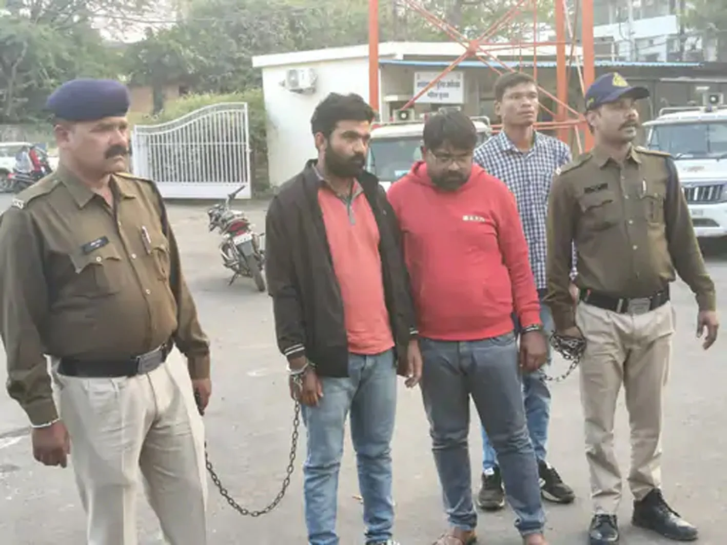 98 लाख की एमडी ड्रग्स जब्त, दो गिरफ्तार