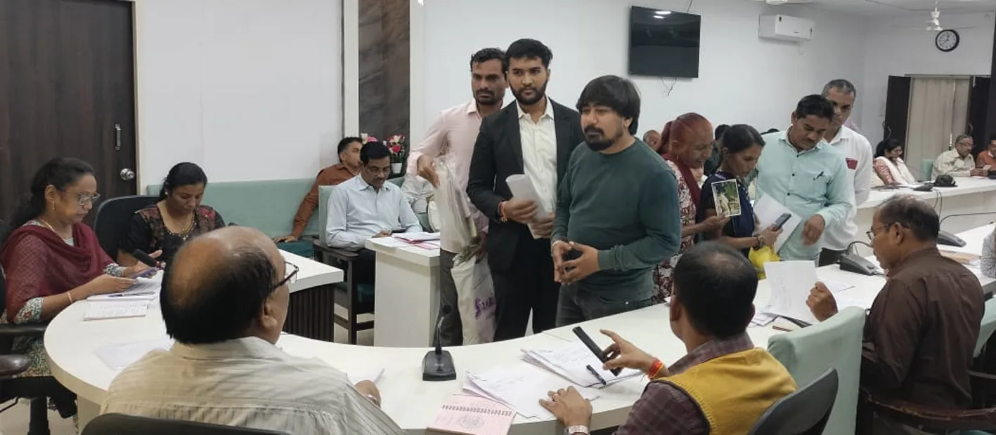 जनसुनवाई में अधिकारियों ने सुनी नागरिकों की समस्याएं